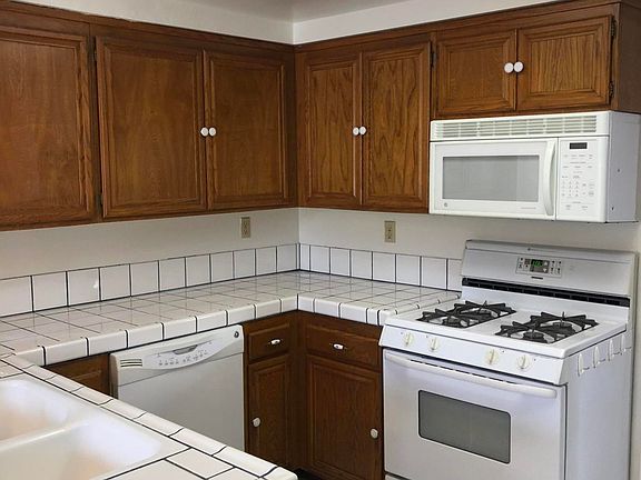 5th image of 876 Tennyson Ln