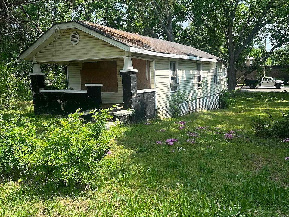 2nd image of 718 12th St