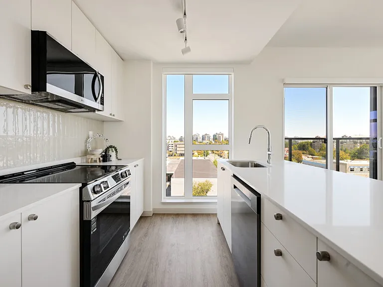480 Esquimalt Rd — Photo 55