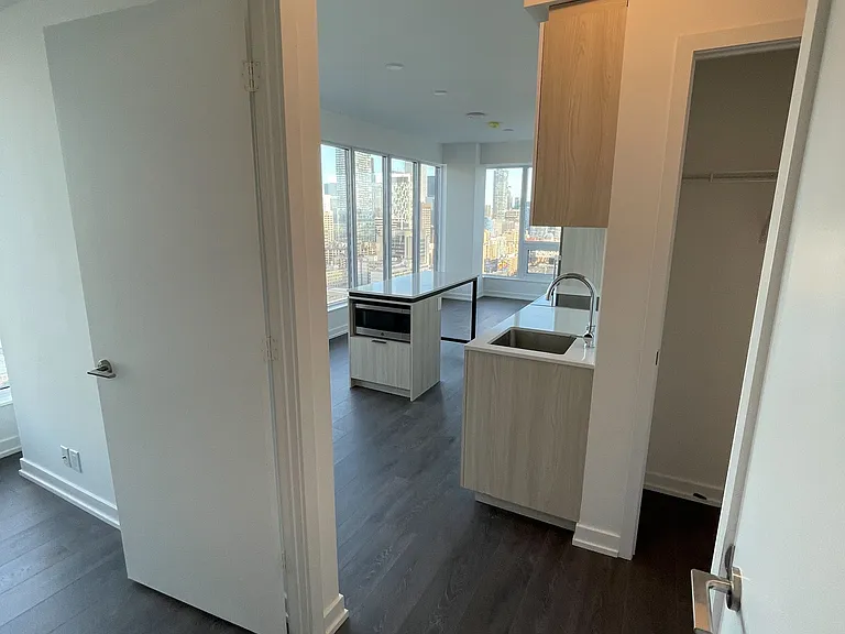 203 College St #2508 — Photo 4