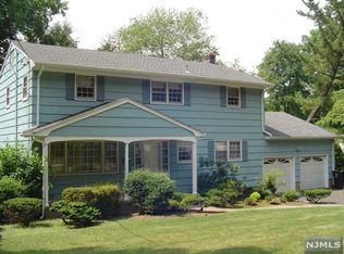 593 Mazur Ave, Paramus, NJ 07652