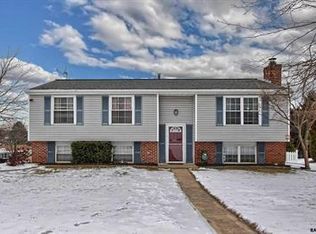 401 Dartha Dr, Dallastown, PA 17313