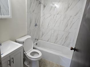 7132 166th St APT 1B, Tinley Park, IL 60477