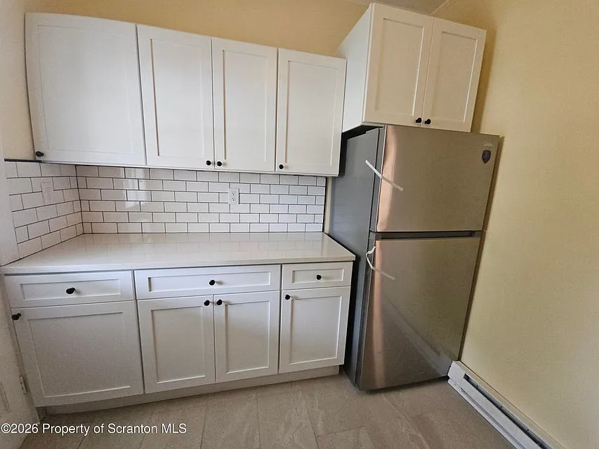 3 bed, 1400 sqft, $1,570 — Photo 3
