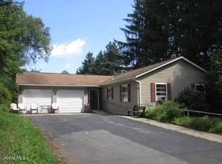 19 Oneil Ave, Johnstown, NY 12095
