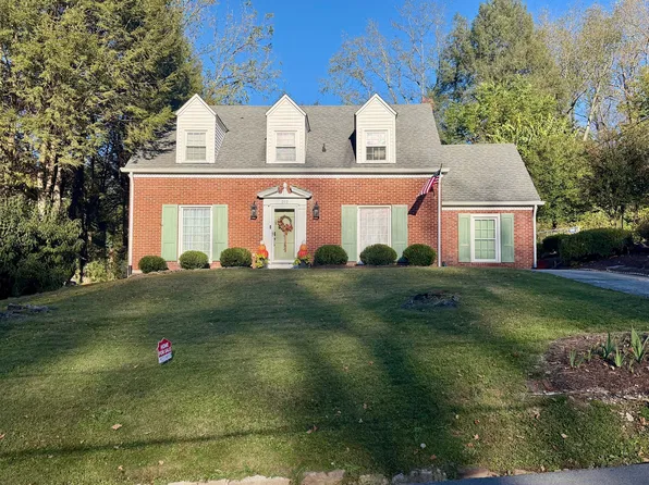 212 Summit Dr, Pineville, KY 40977