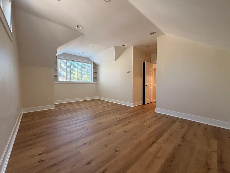 1725 S Maple St #1 — Photo 8