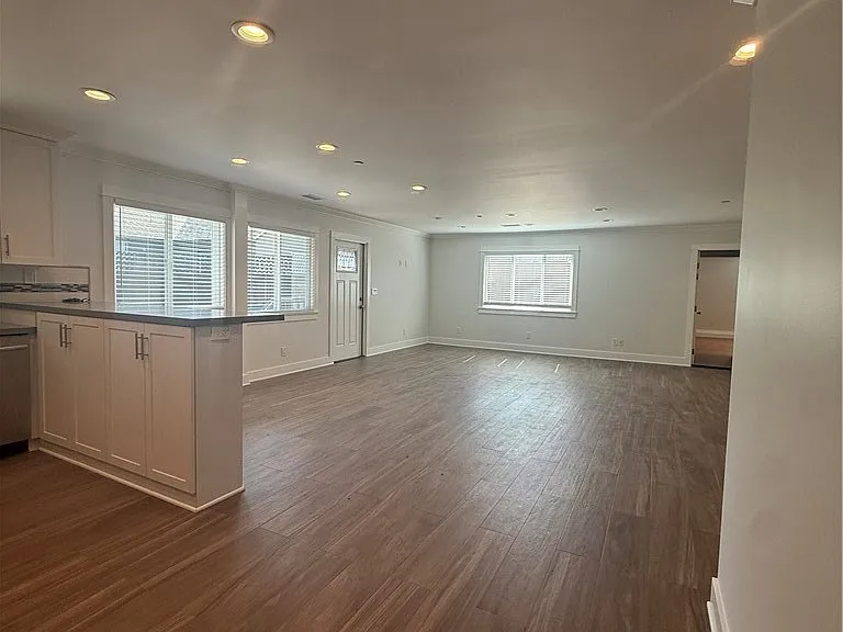 3533 Brandon St — Photo 7