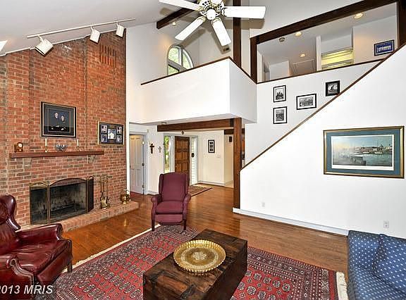 3rd image of 1709 S Harbor Ln