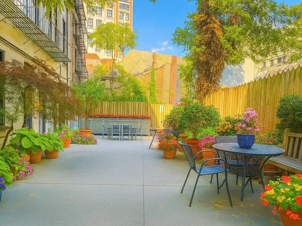 22 Cornelia St APT 7, New York, NY 10014