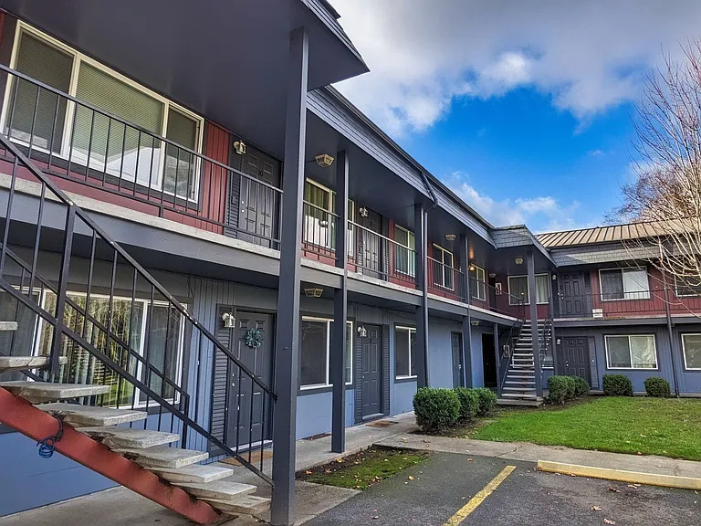 Cully Park Apartments — Photo 10