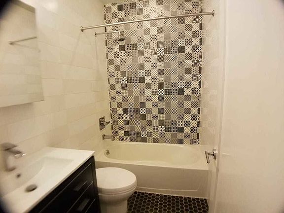 4th image of 156 Woodruff Ave #1D