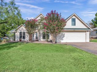 319 La Mesa St, Kingsland, TX 78639