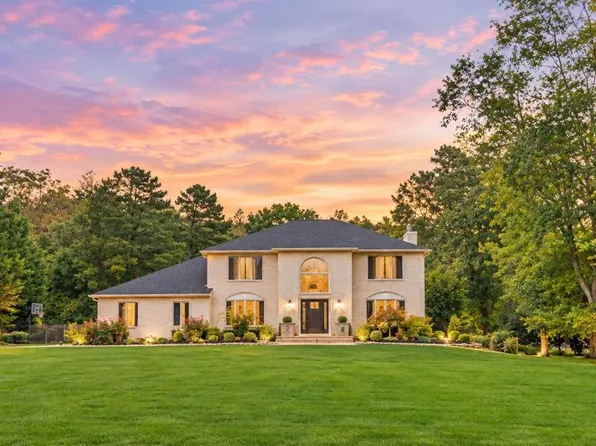 6 Quaker Hill Road, Jackson, NJ 08527