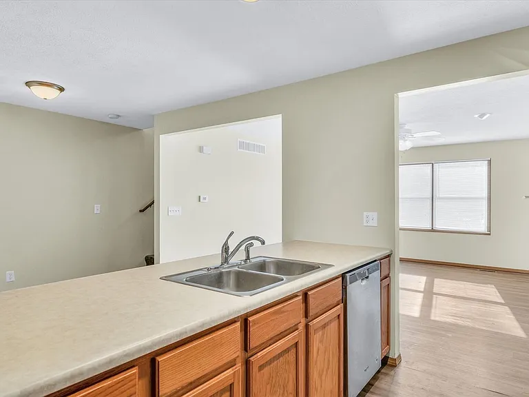 2735 Rainbow Ave — Photo 9