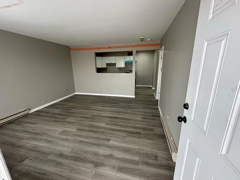 8646 S Roberts Rd — Photo 9