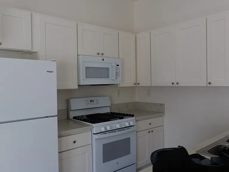 1102 Termino Ave #1104 — Photo 3