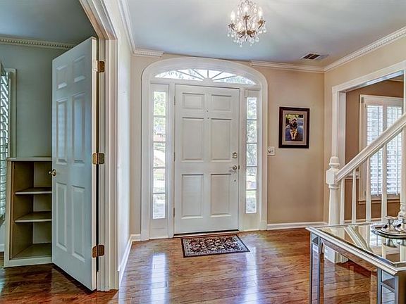 5th image of 4336 Sprucebough Dr