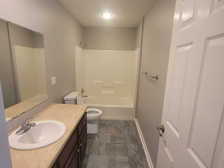 3841 N 123rd Ter — Photo 15
