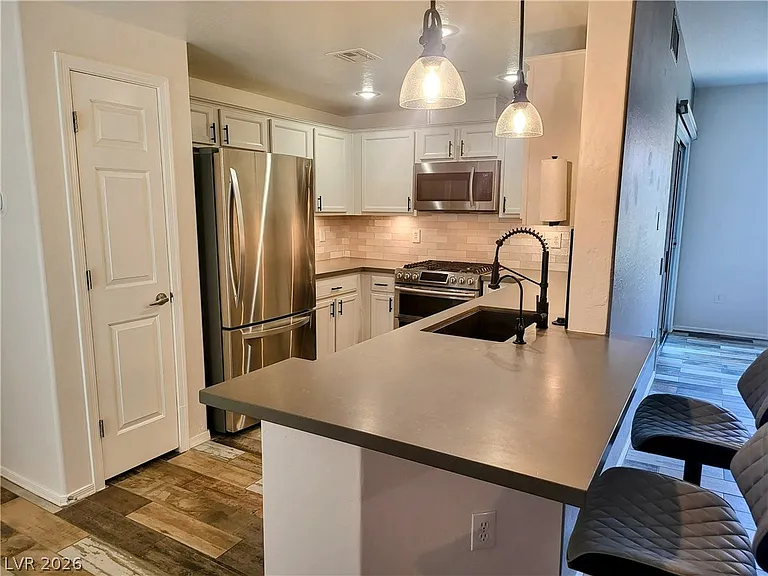 6868 Sky Pointe Dr #1047 — Photo 11