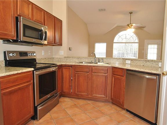 4th image of 8220 Edge Water Dr