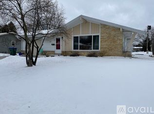 5433 Mulberry Dr, Greendale, WI 53129