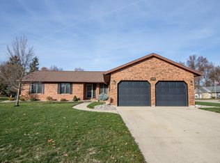 1305 Canterbury Dr, Celina, OH