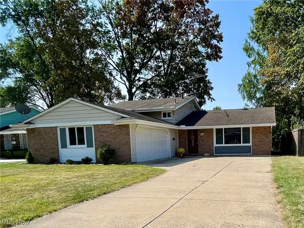 568 Georgetown Ave, Elyria, OH 44035