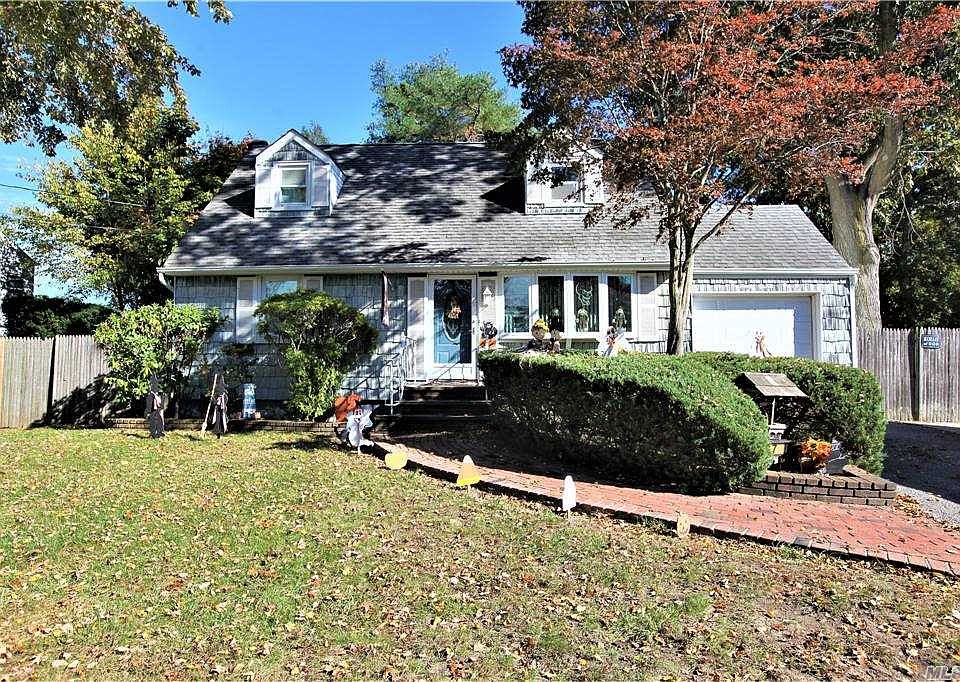 1st image of 37 Gregory Dr