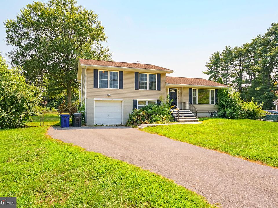 1st image of 74 Philchris Dr