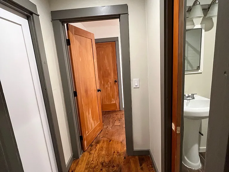 718 Echandia St — Photo 17