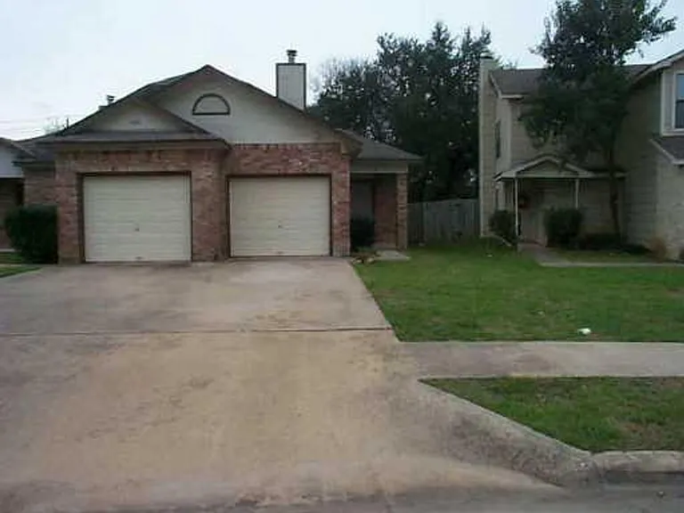 2605 Alcott Ln — Photo 1
