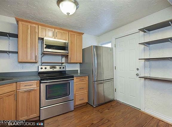 4th image of 1421 Ash St