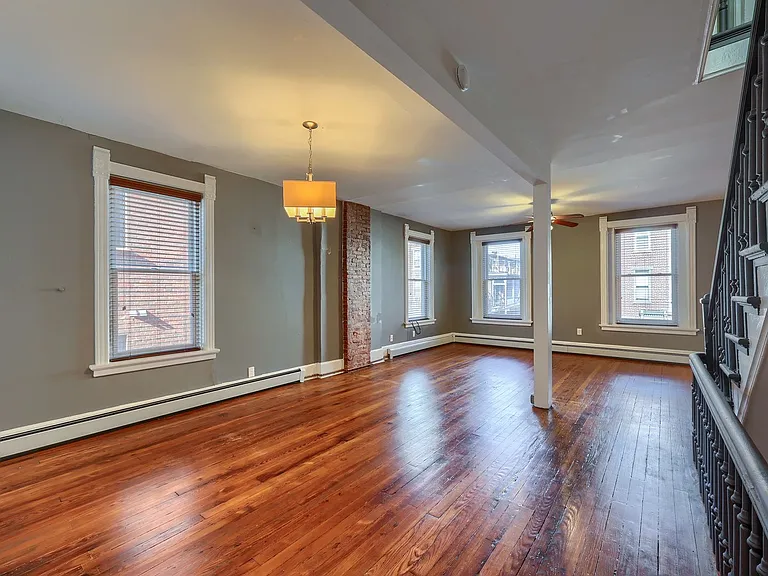 1120 Green Street — Photo 11