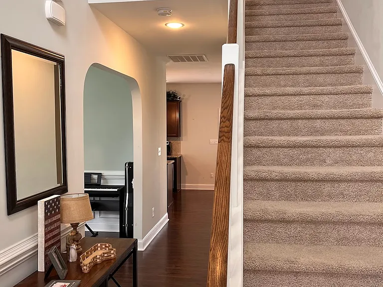 209 Brentmoor Dr — Photo 4