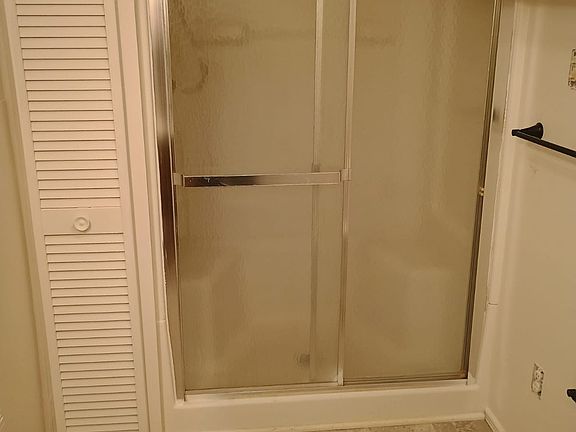 4th image of 908 E 23rd St #2