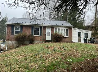 90 Mexico Rd, Oley, PA 19547