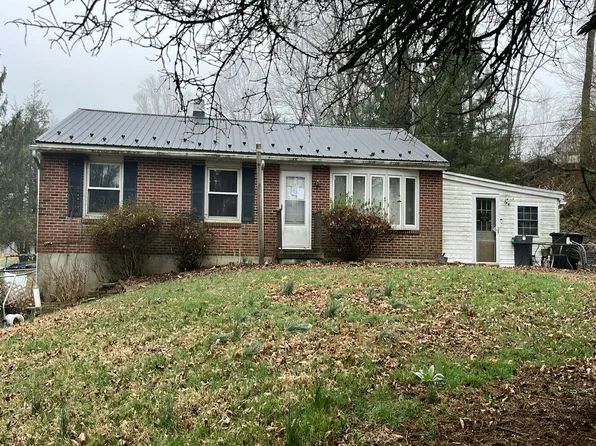 90 Mexico Rd, Oley, PA 19547