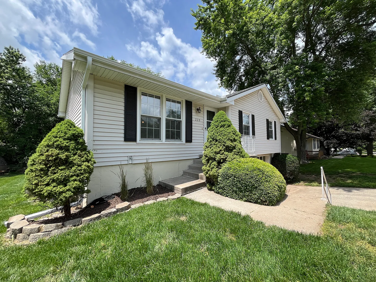 3 bed, 1056 sqft, $1,950 — Photo 4