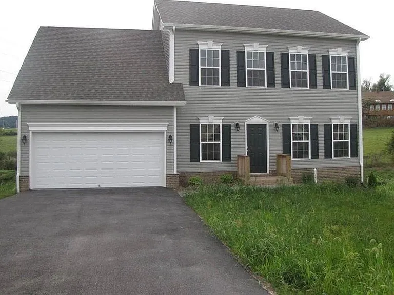 203 Winnbrook St — Photo 1