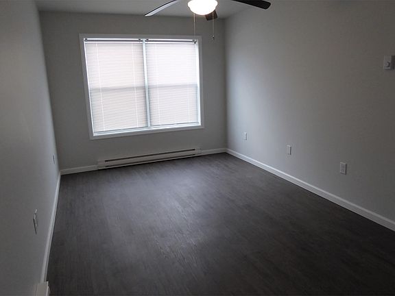 1 Bedroom Garden Style First Floor- Bedroom