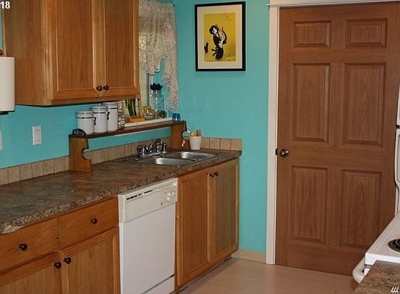 4th image of 14019 NE 20th Ave APT 24C
