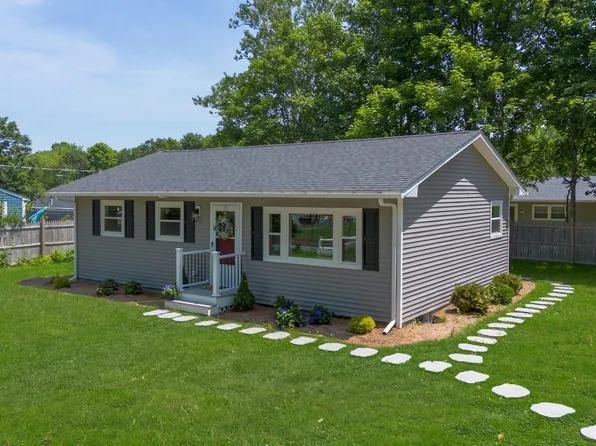 47 Corte Real Avenue, East Falmouth, MA 02536