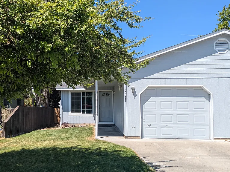 2831 SW Pumice Pl — Photo 1