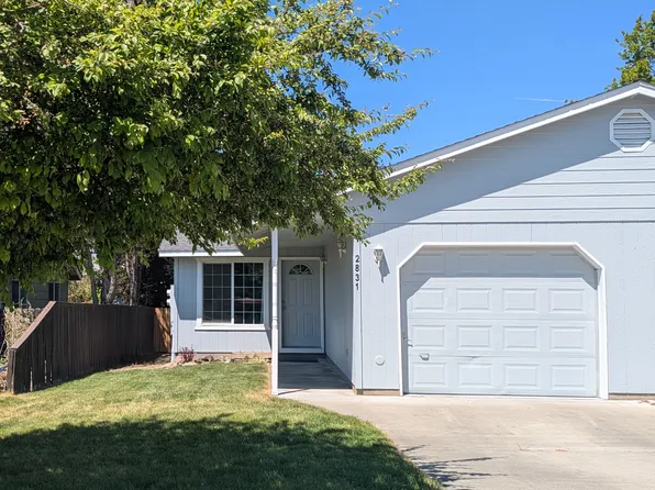 2831 SW Pumice Pl, Redmond, OR 97756