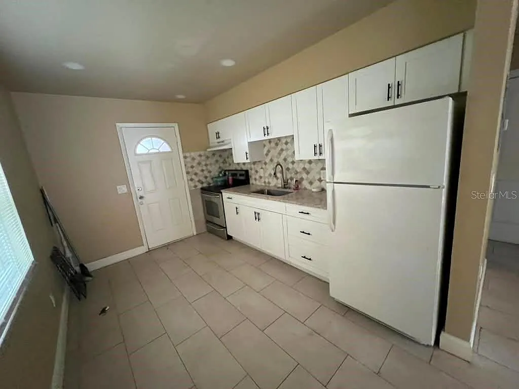 2 bed, 1.0 bath, 1456 sqft, $1,495 — Photo 2