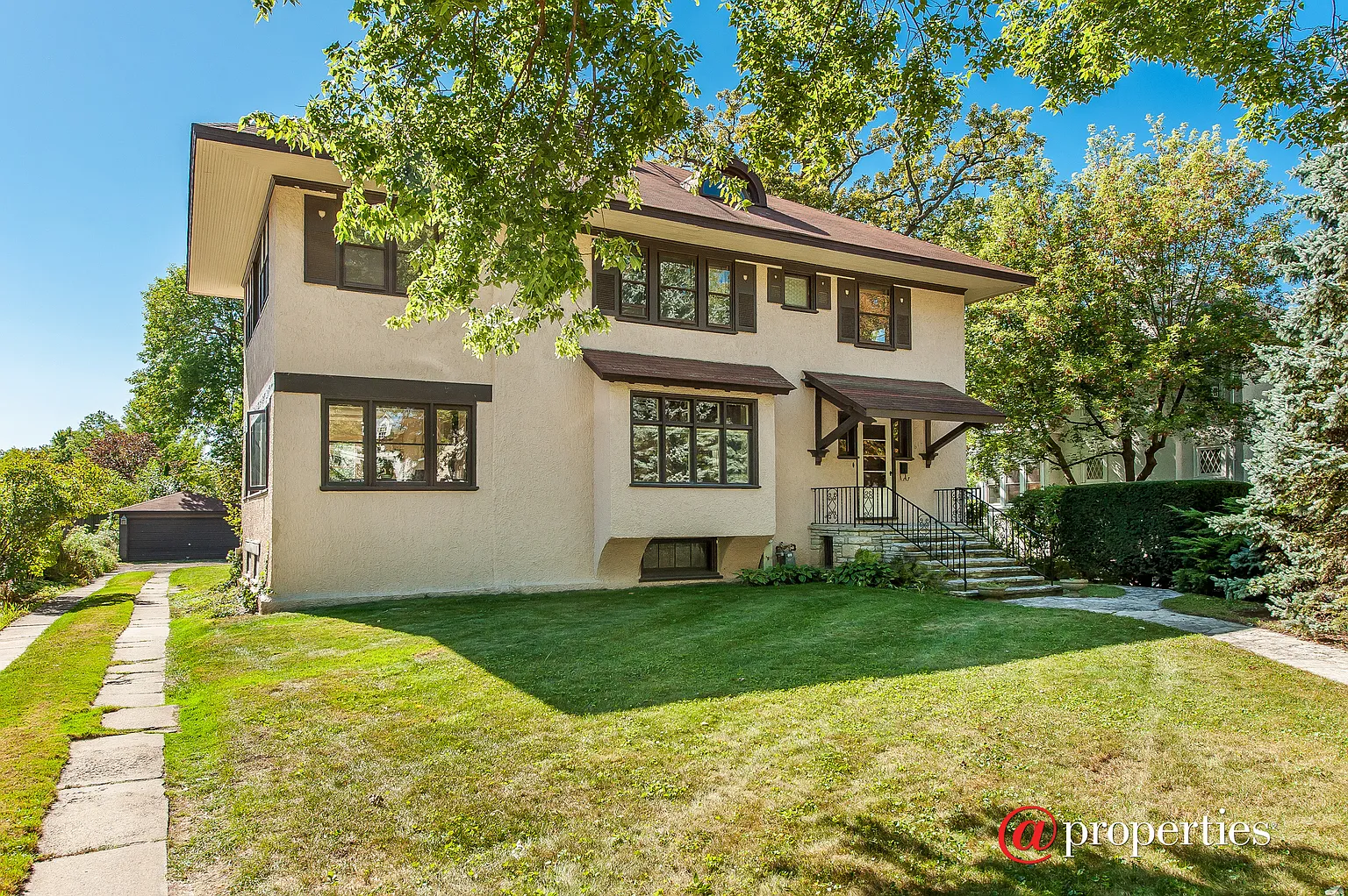 610 Abbotsford Rd photo 1