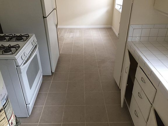 4th image of 2841 69th Ave