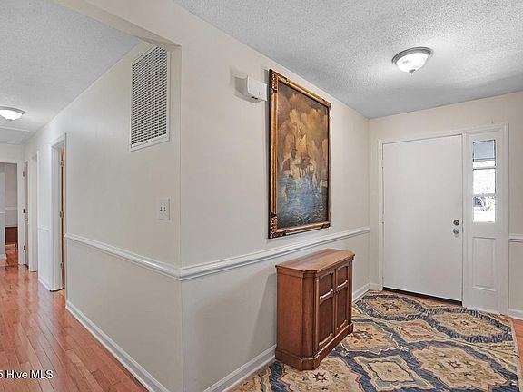 5th image of 112 Pelletier Place