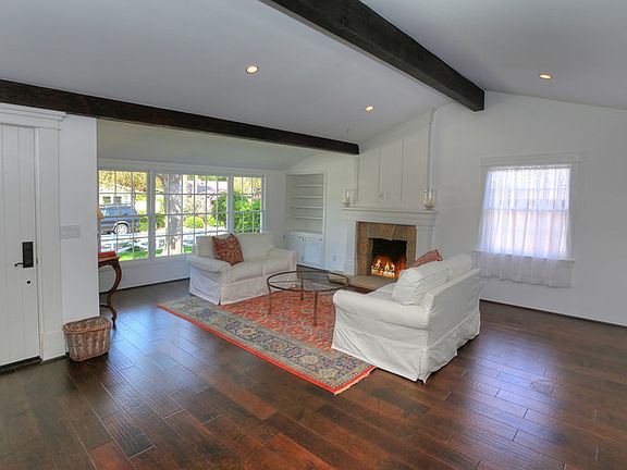 3rd image of 629 Foxen Dr